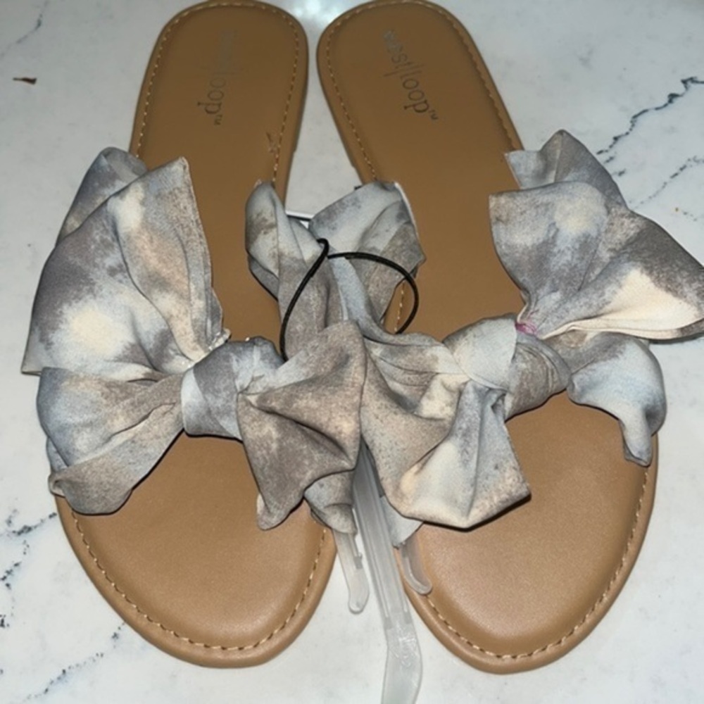 West loop Sandals size 7/8 . NEW WITH TAGS